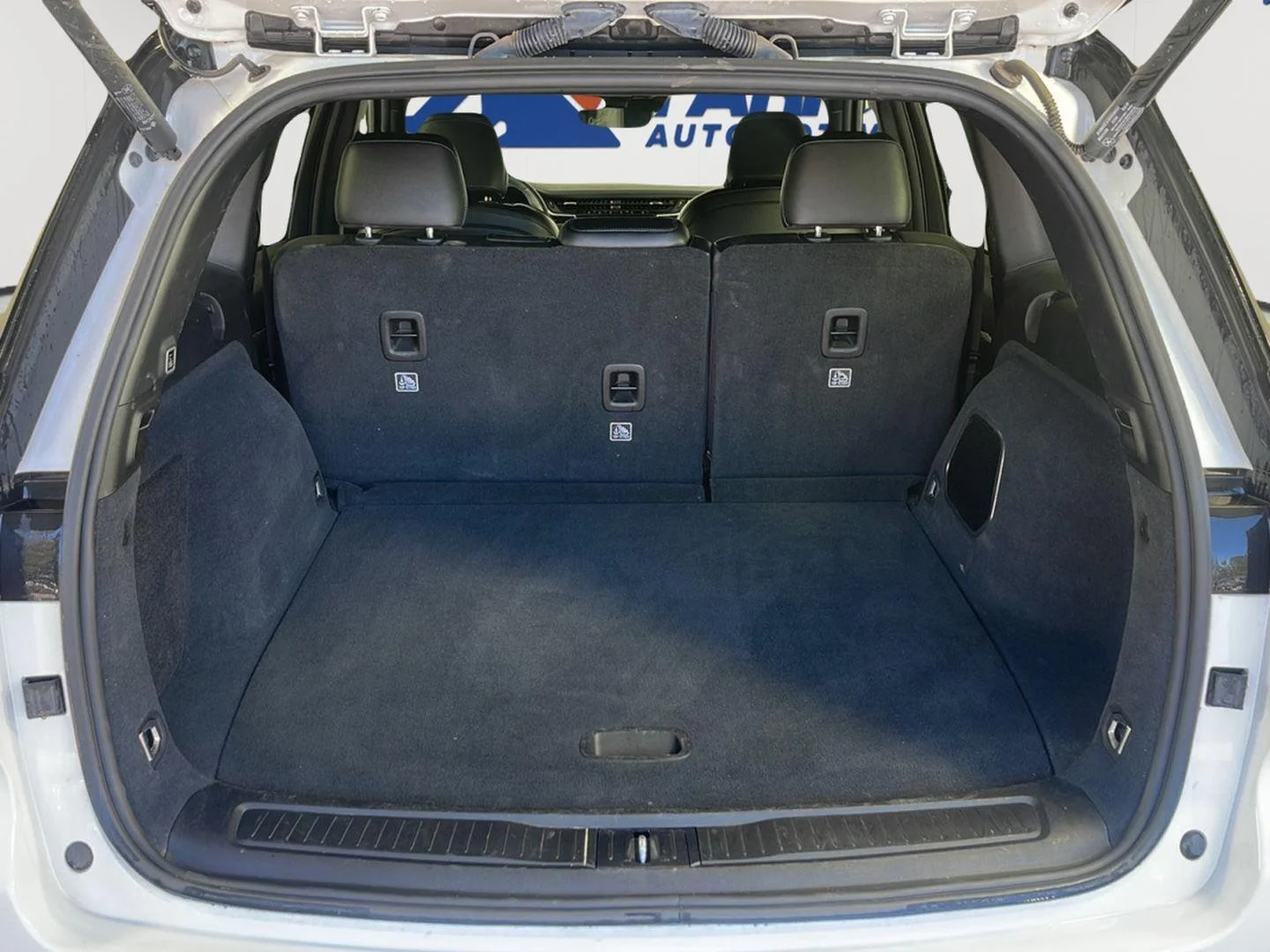 Used 2024 Bright White Clearcoat Jeep Trailhawk image 10