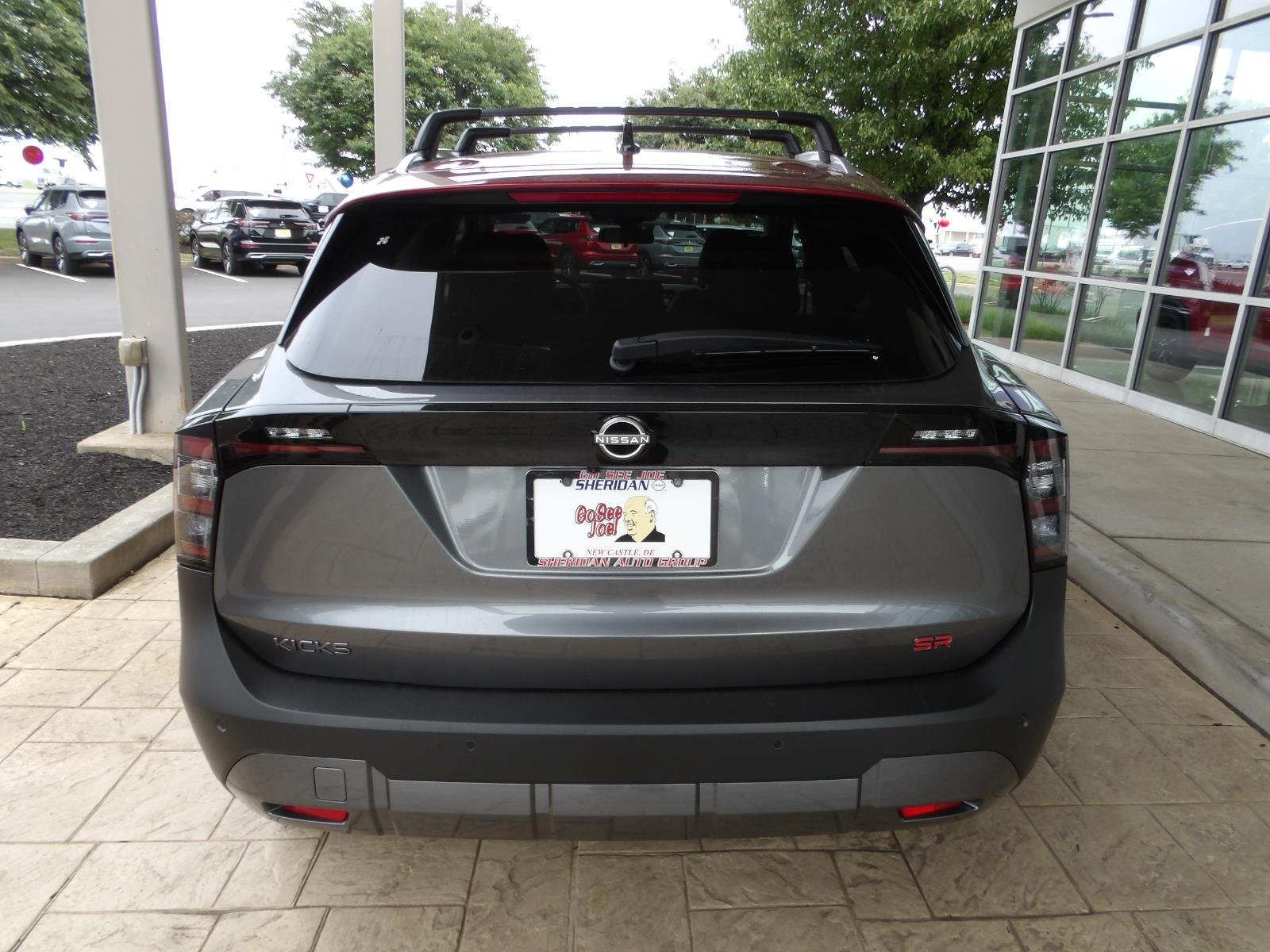 New 2026 Gun Metallic / Scarlet Ember Tintcoat Two-tone Nissan SR image 7