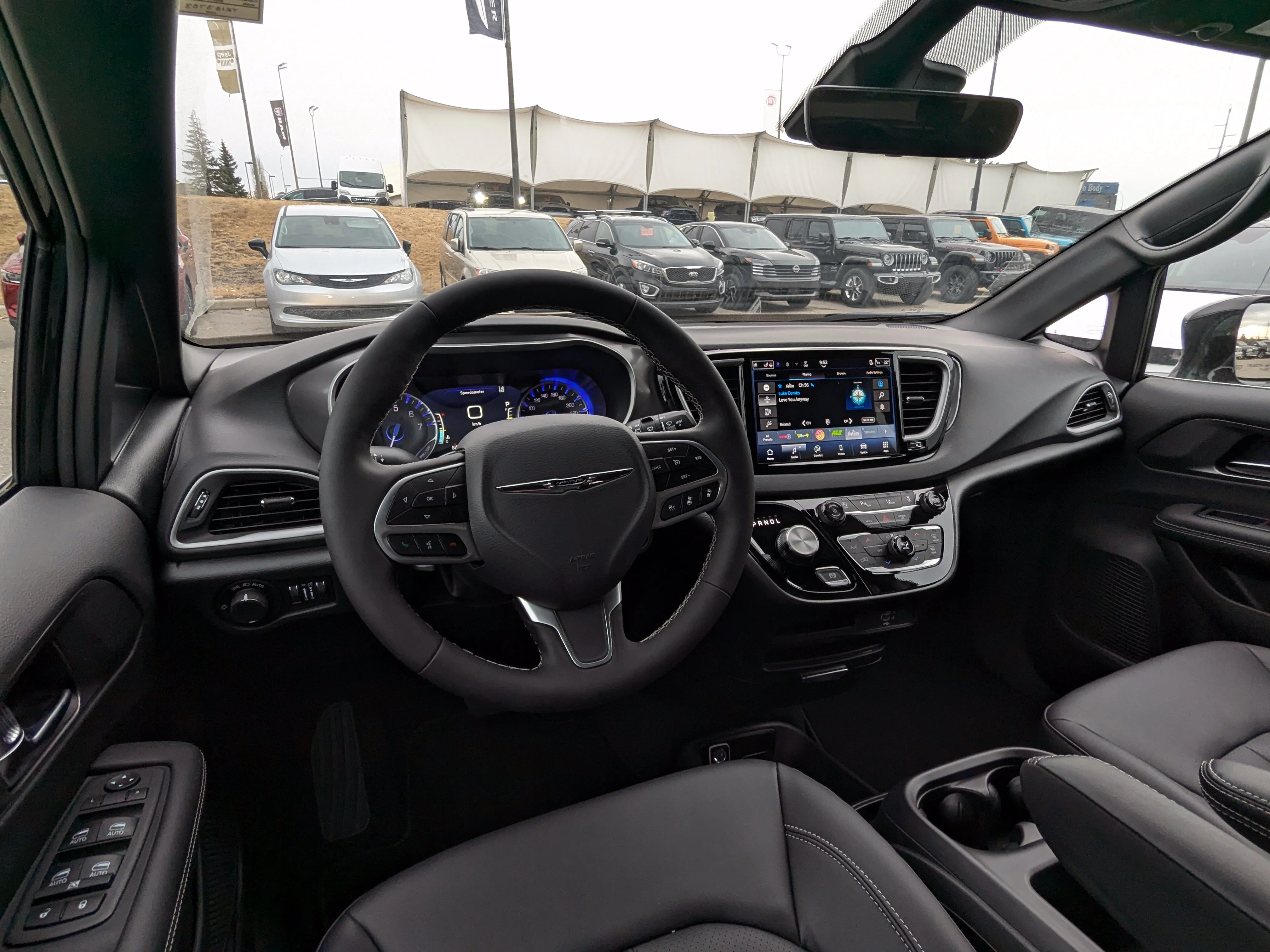 New 2026 Black Chrysler SXT - Power Liftgate - Power Sliding Doors - Leather - Remote Start image 25