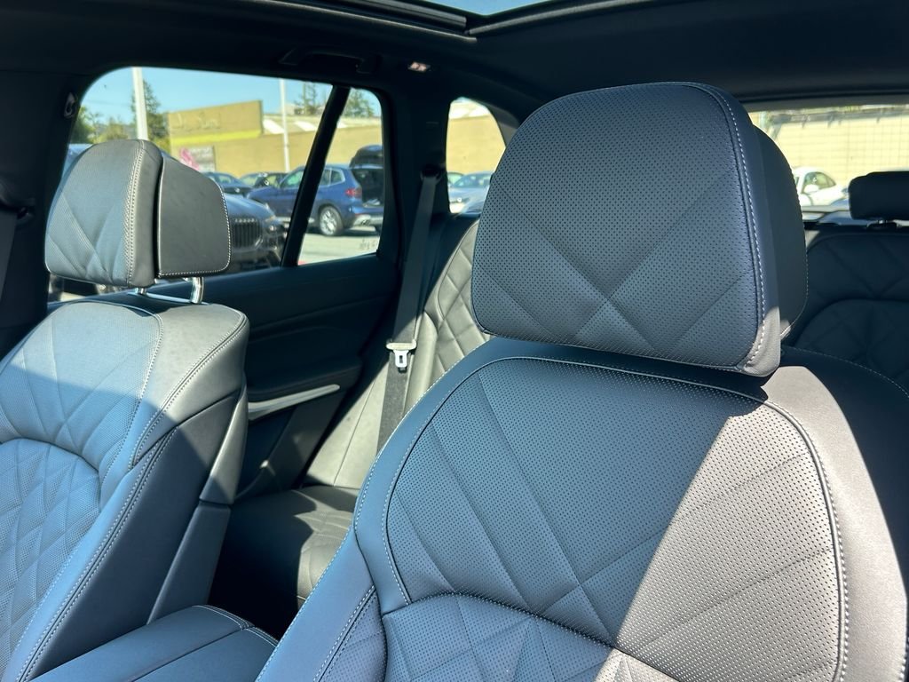 New 2026 Dravit Grey Metallic BMW xDrive50e image 14