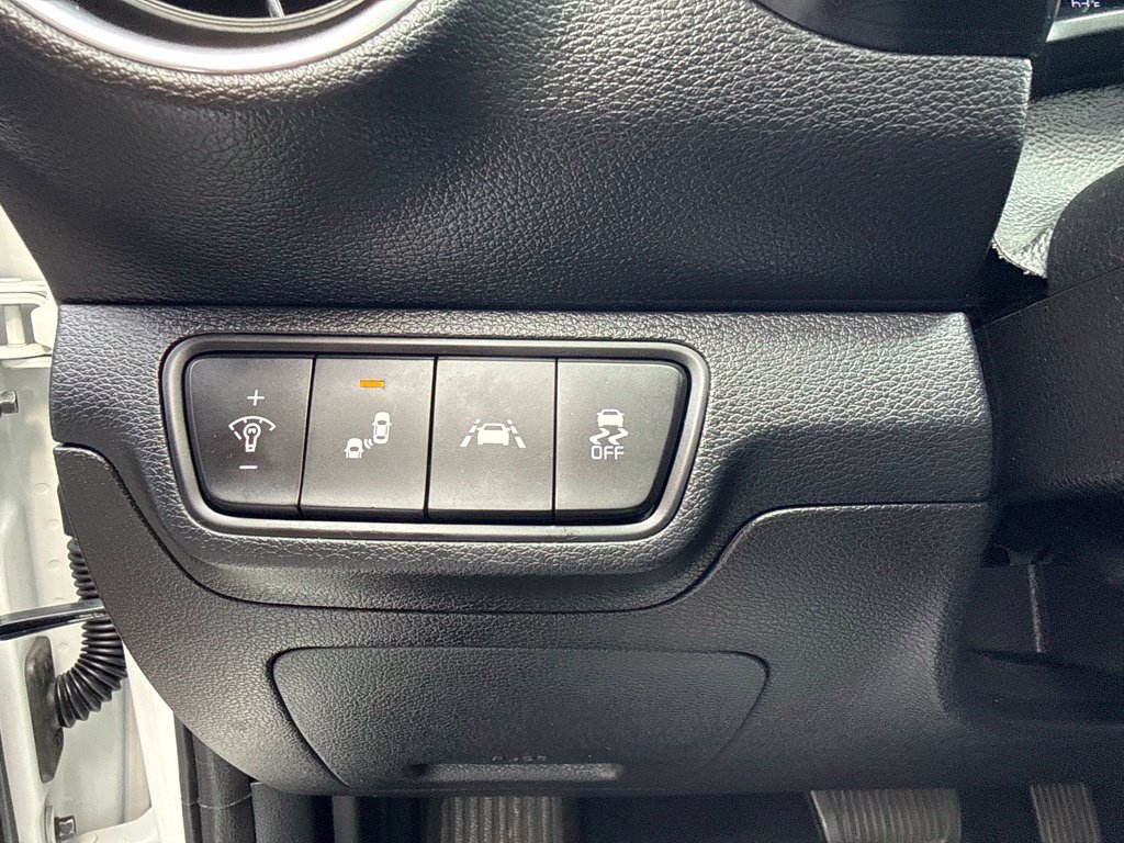 Used 2021 Snow White Pearl Kia EX image 17