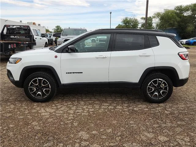 Used 2025 White Jeep Trailhawk 4x4 image 2