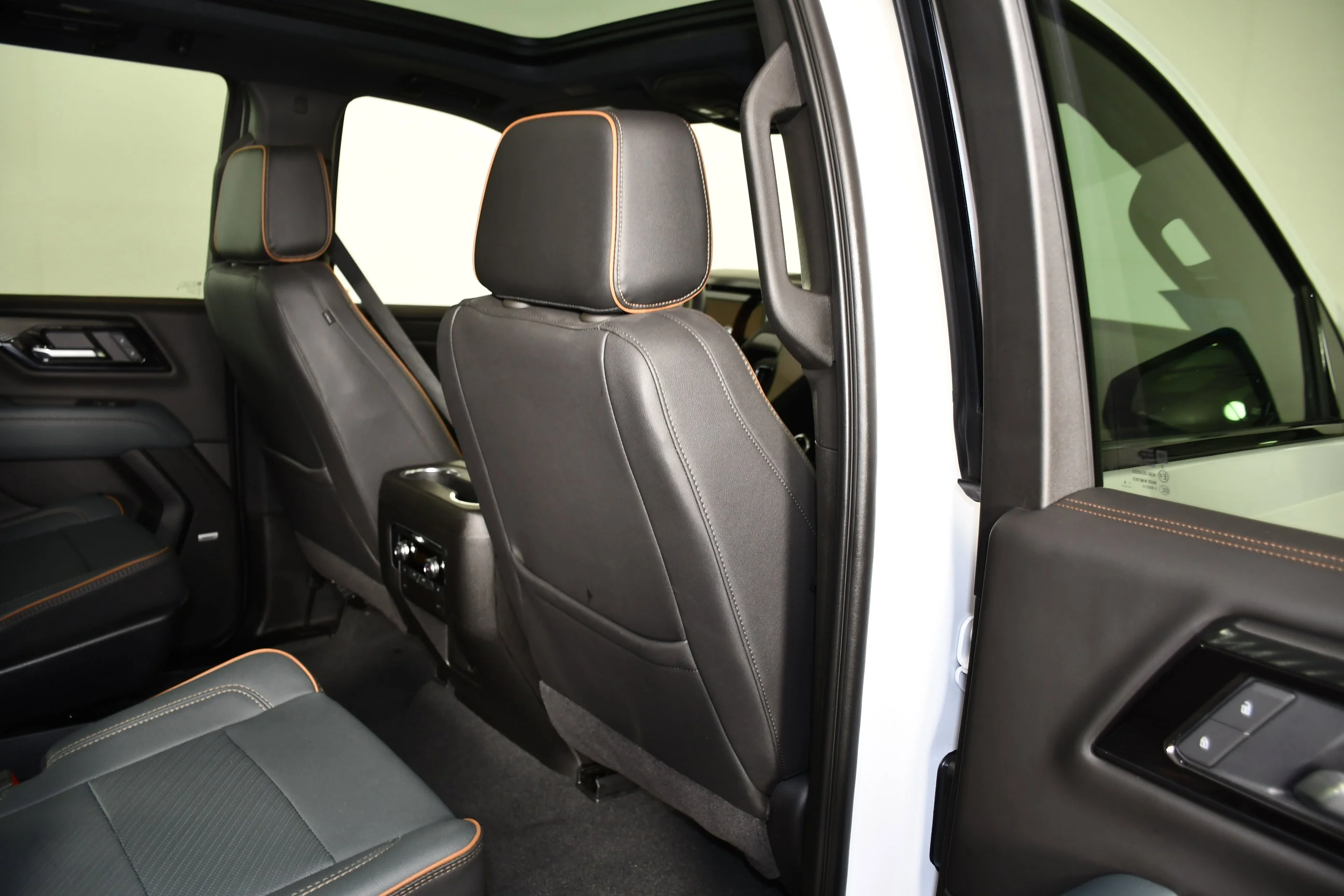 Used 2025 Summit White GMC AT4 image 47