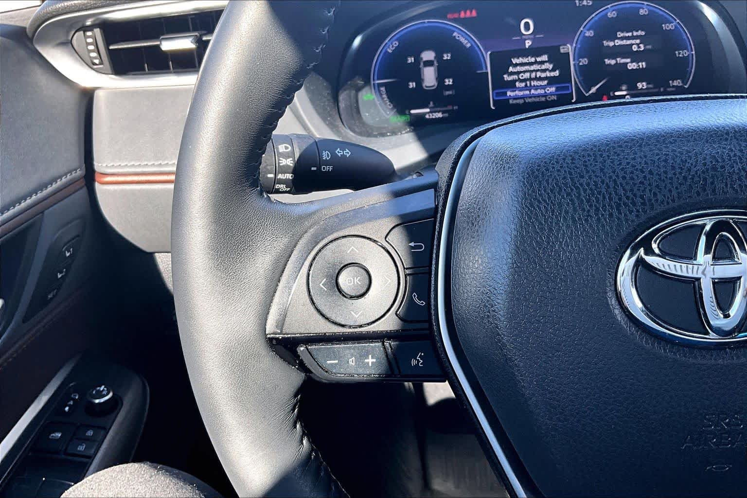 Used 2023 Wind Chill Pearl Toyota Limited image 23
