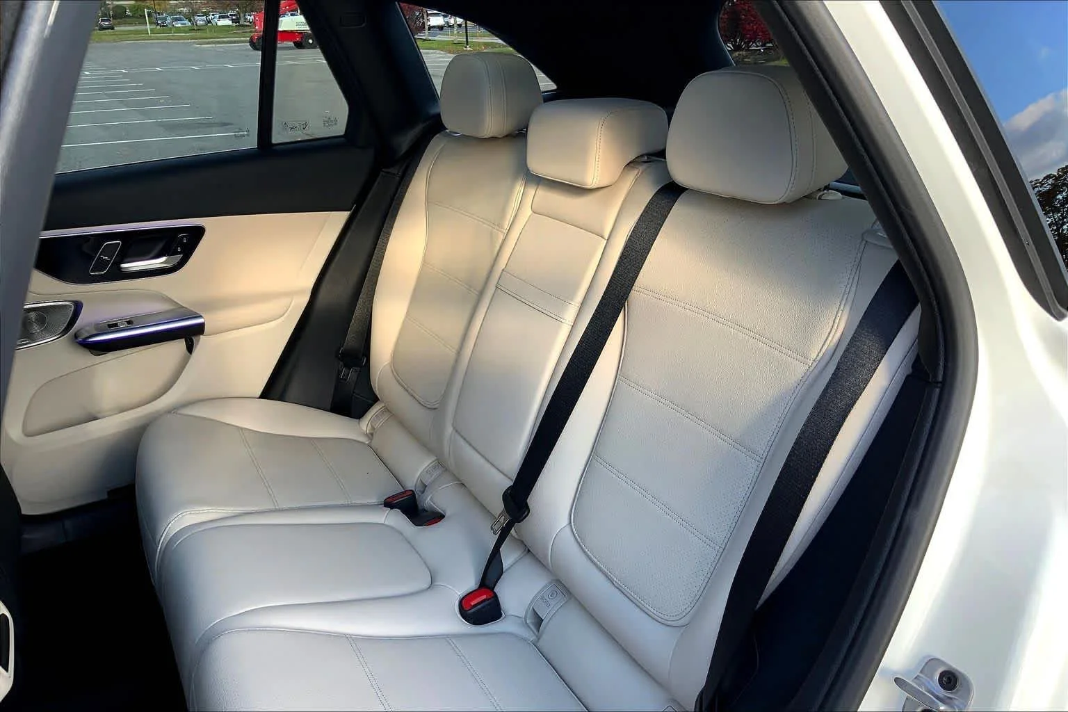 Certified Used 2026 Polar White Mercedes-Benz GLC 300 image 13