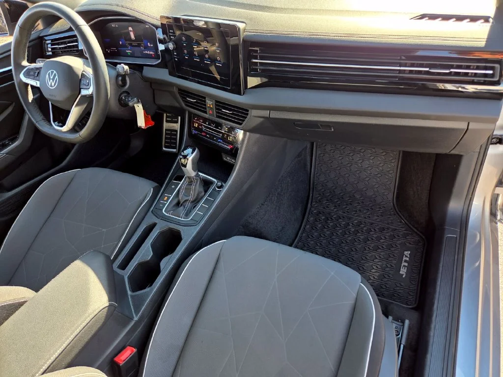 Used 2025 Silver Volkswagen 1.5T Sport image 19