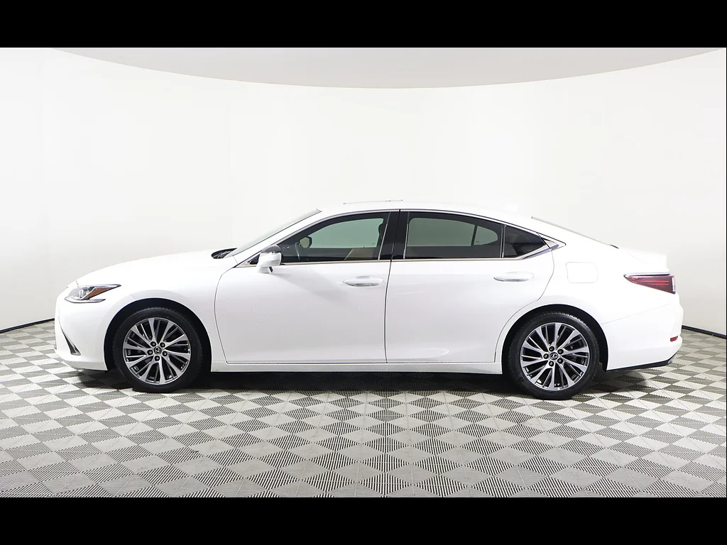 Certified Used 2020 Eminent White Pearl Lexus Base image 3