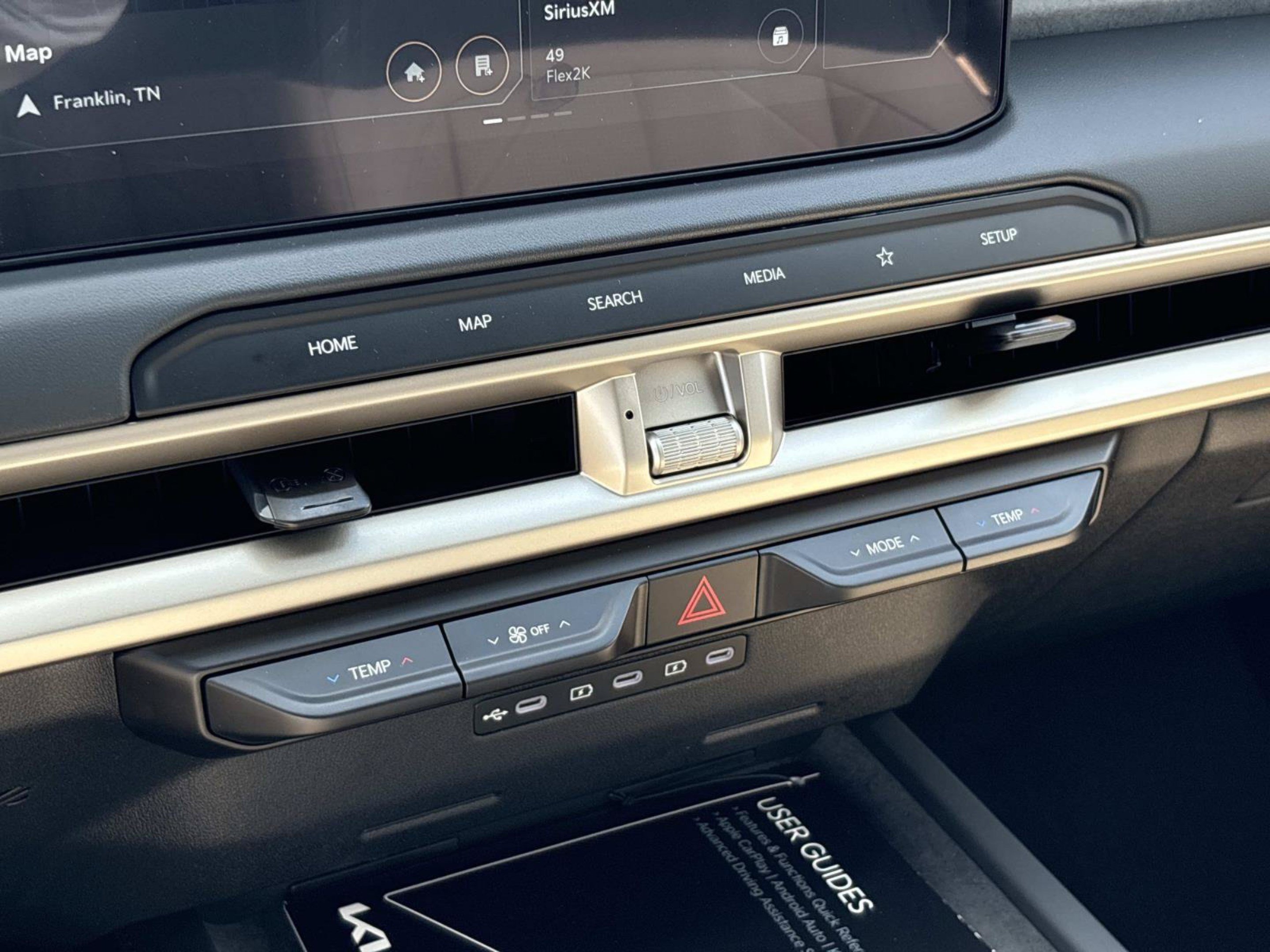 New 2027 Glacial White Pearl Kia EX image 28