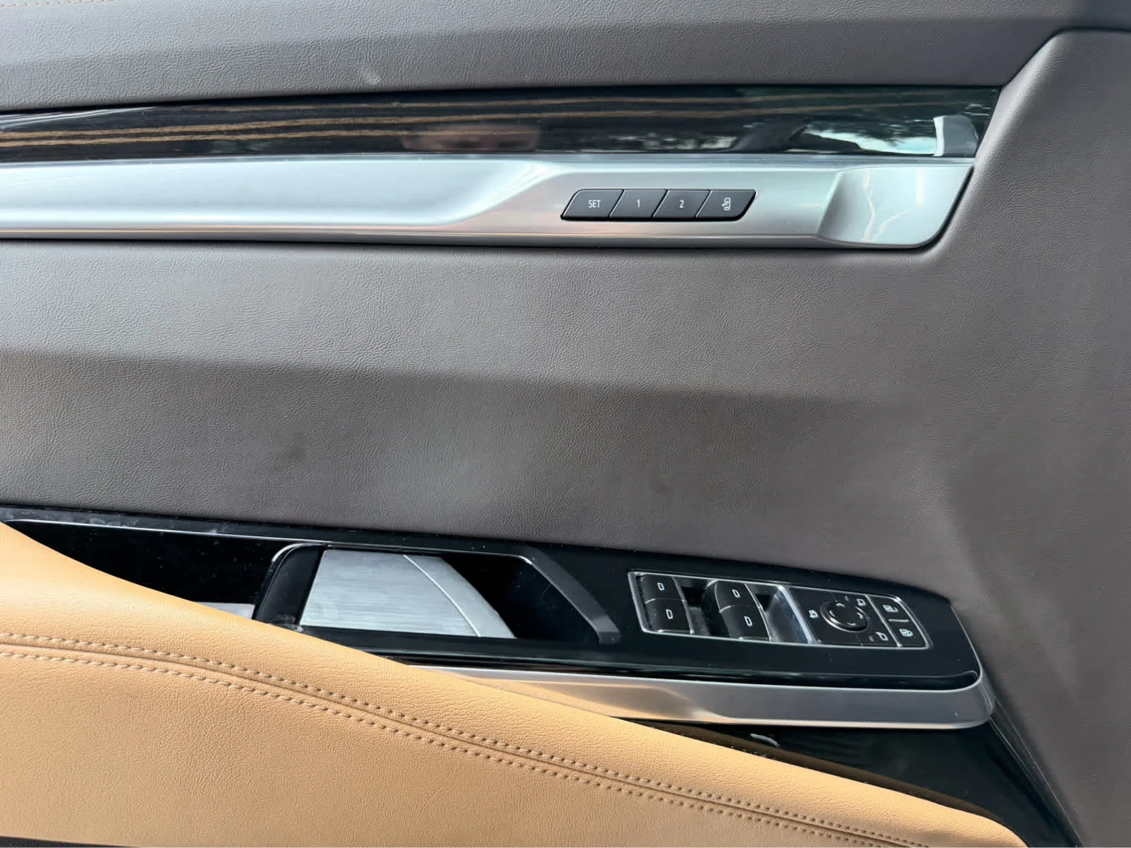 Used 2025 Argent Silver Metallic Cadillac Premium Luxury image 27