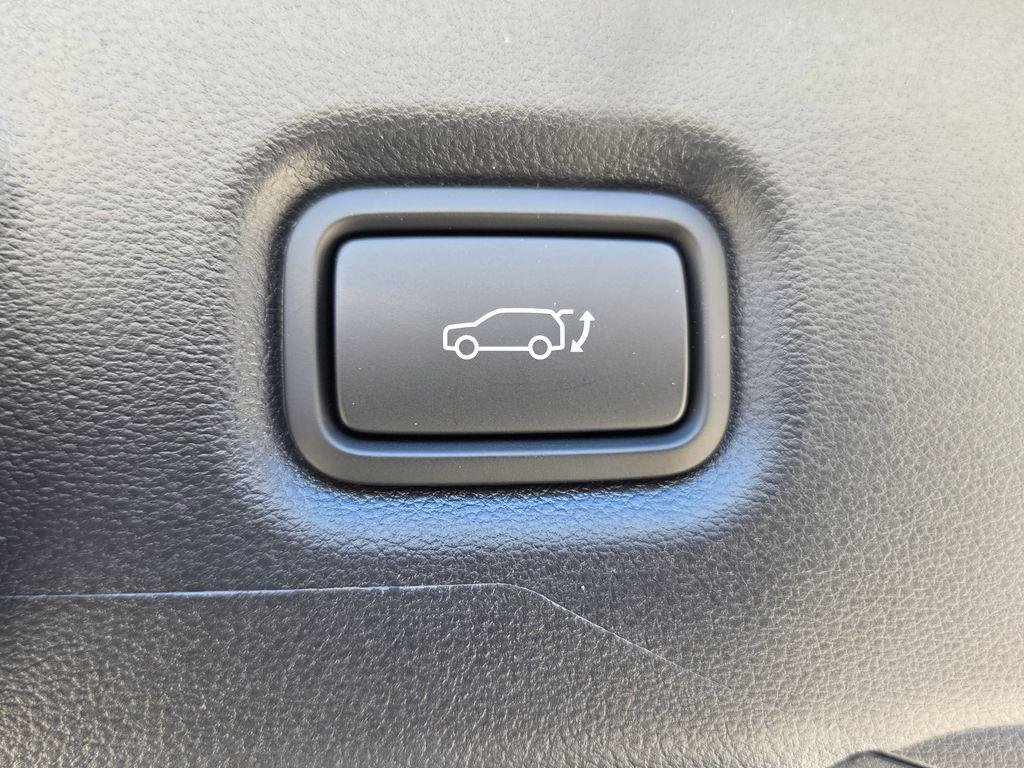 New 2026 Gray Hyundai SEL image 13