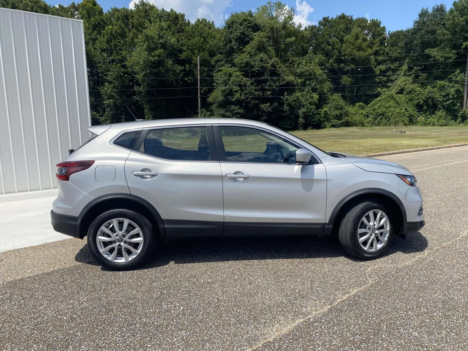 Used 2021 Silver Nissan S image 8