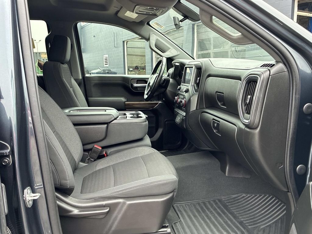 Used 2021 Gray Chevrolet LT image 9