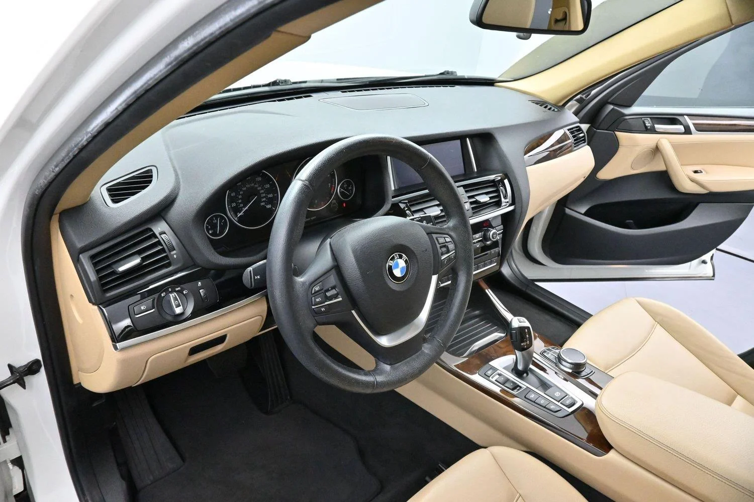 Used 2017 Alpine White BMW xDrive28i image 13
