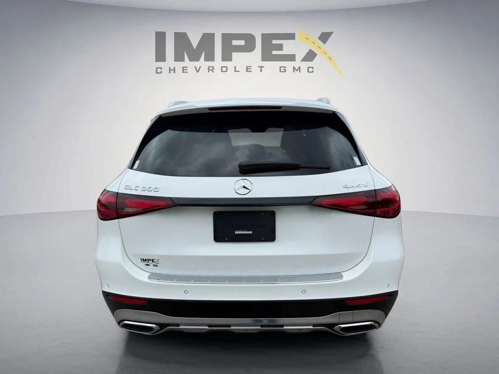 Used 2023 White Mercedes-Benz GLC 300 image 4