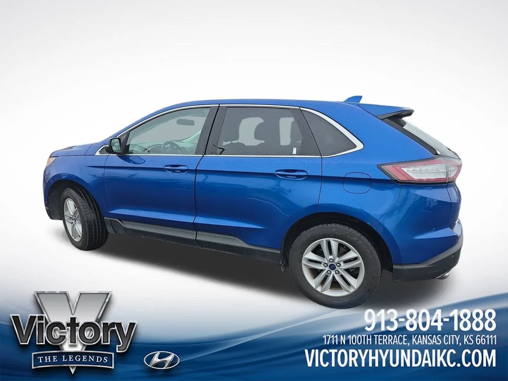 Used 2018 Blue Ford SEL image 3