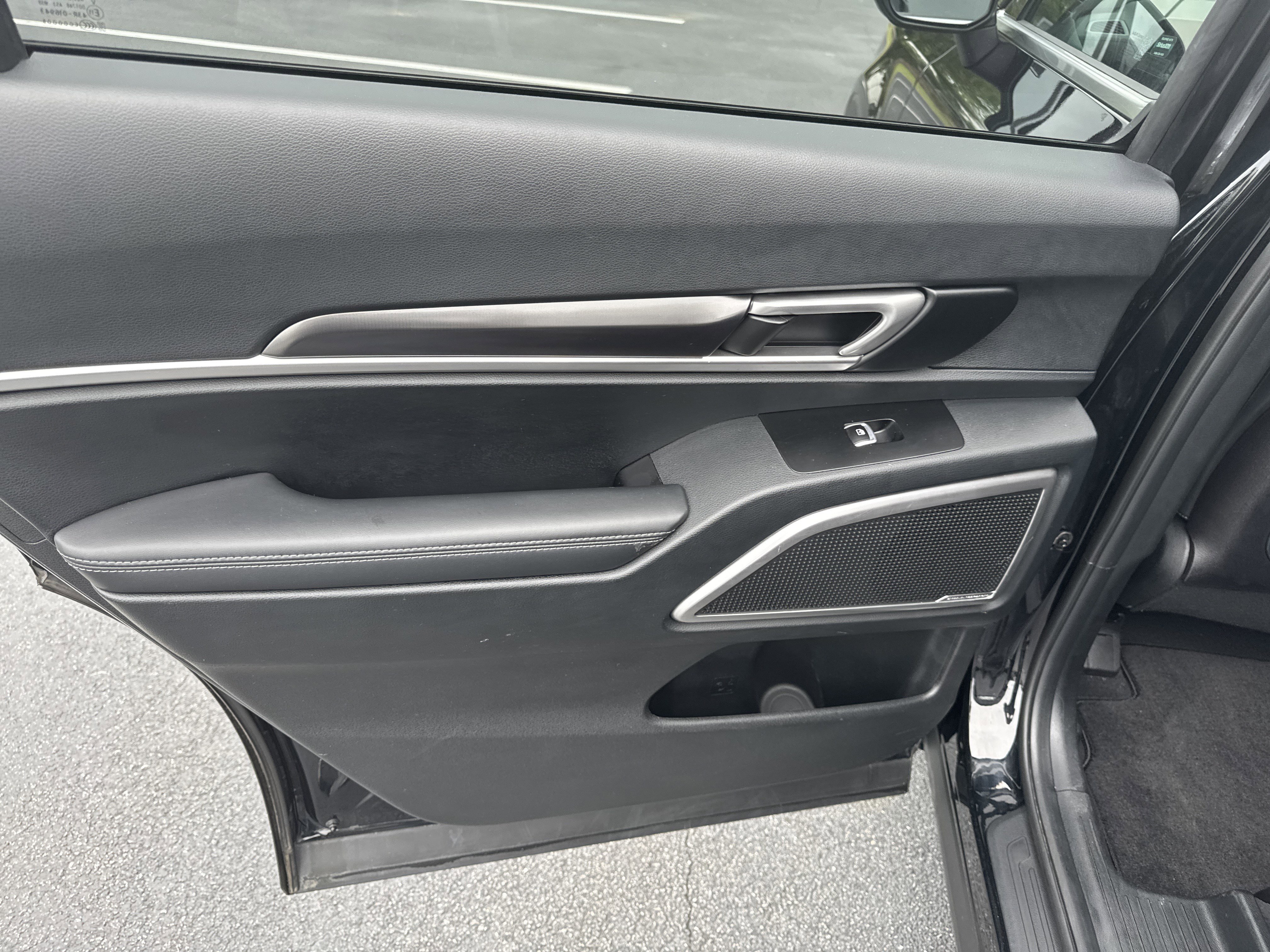 Used 2025 Ebony Black Kia S image 29