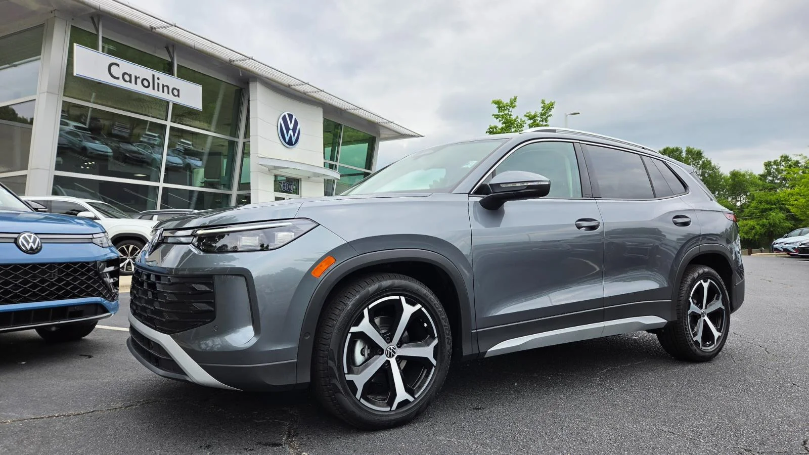 2026 Volkswagen Tiguan 2.0T SE's photo