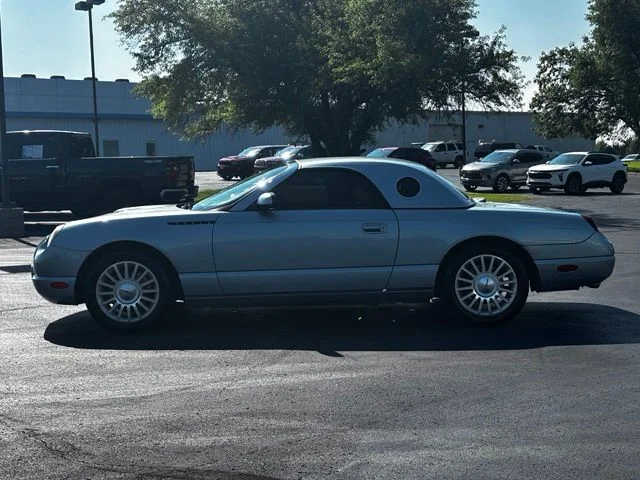 Used 2004 Blue Ford Base image 4
