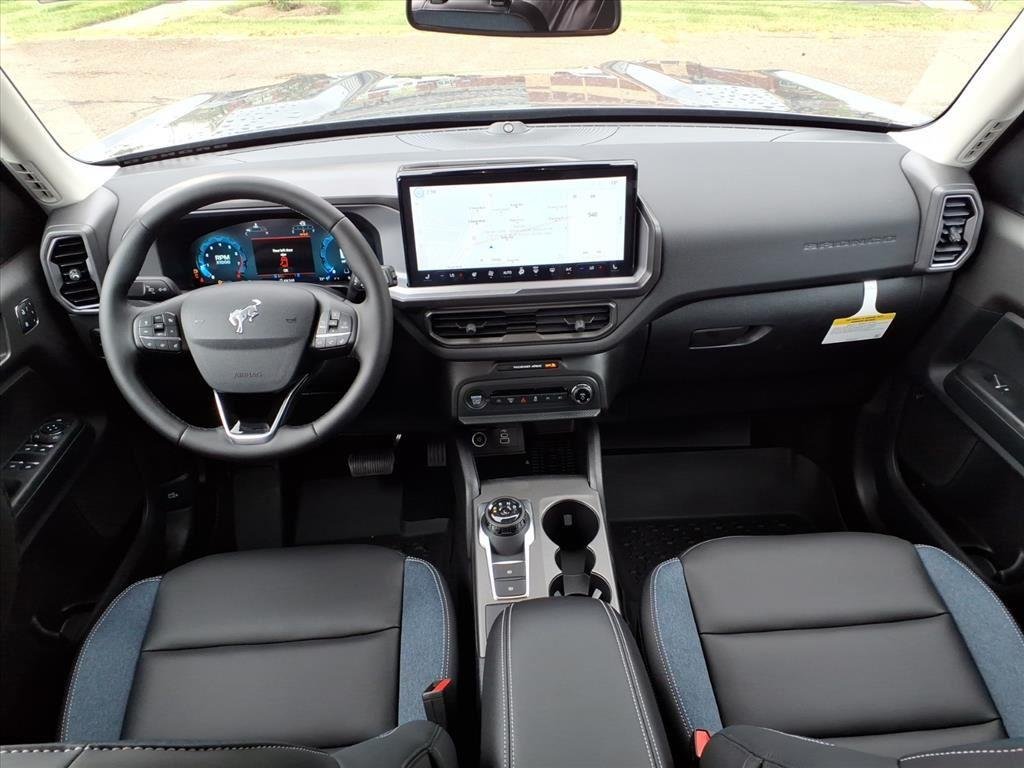 New 2025 Carbonized Gray Metallic Ford Outer Banks® image 27