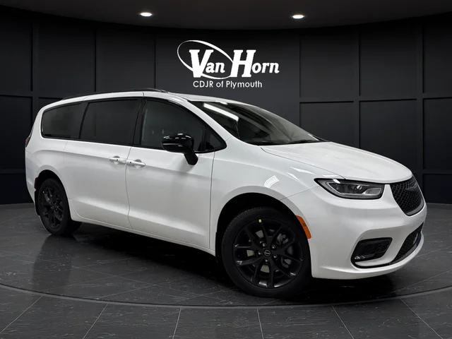 2026 Chrysler Pacifica Select AWD's photo