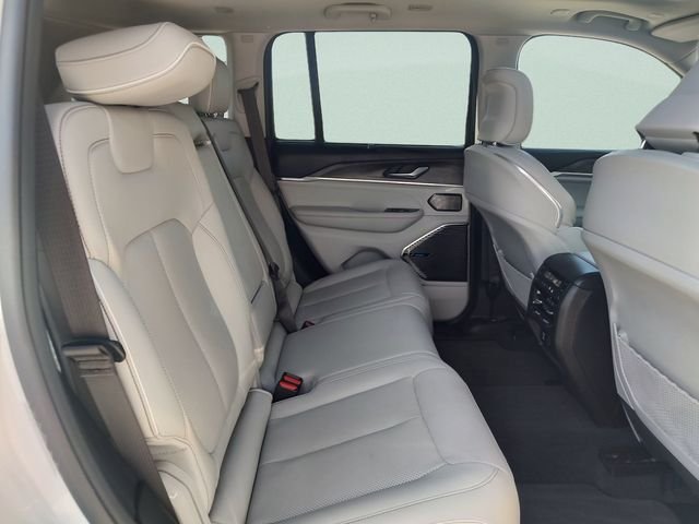 Used 2022 White Jeep Overland image 33