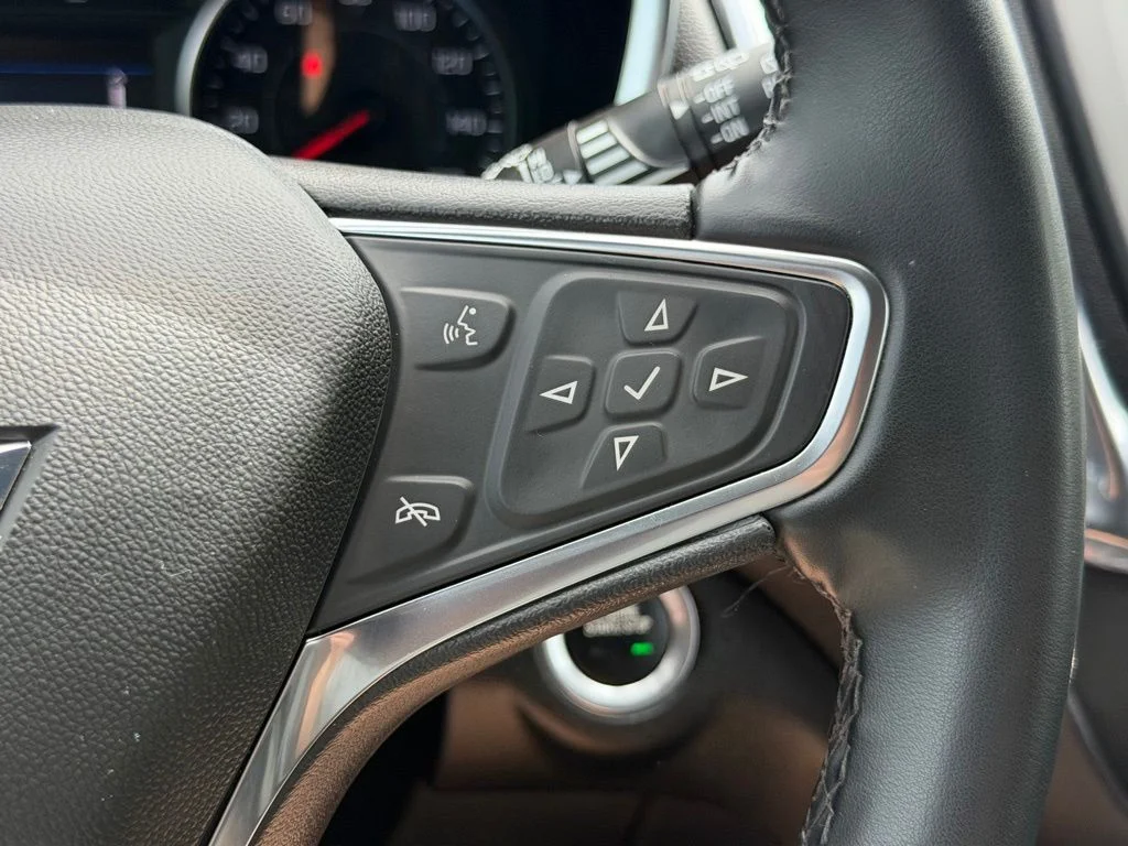 Used 2024 Gray Chevrolet LT image 34