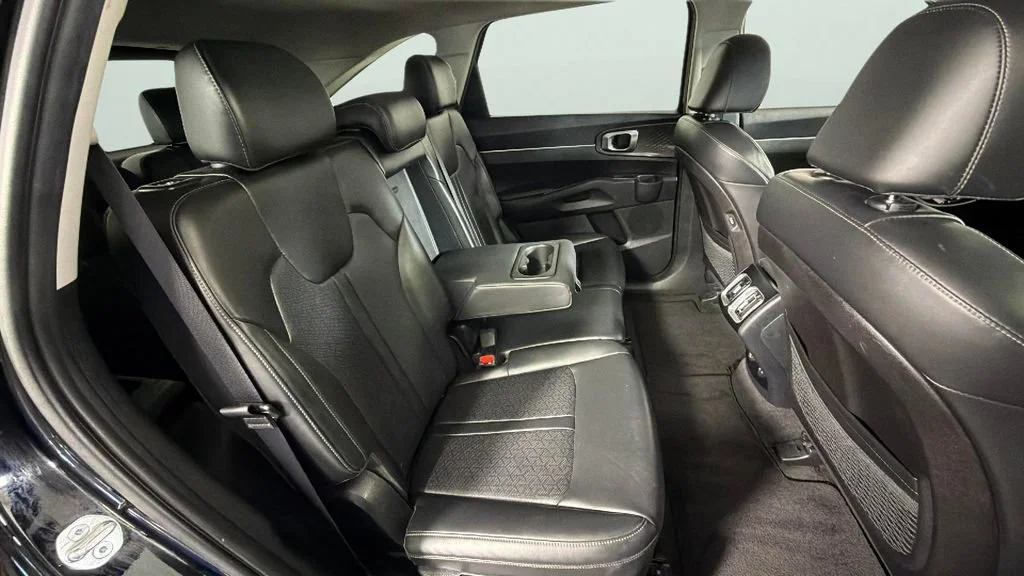Used 2023 Black Kia S image 34
