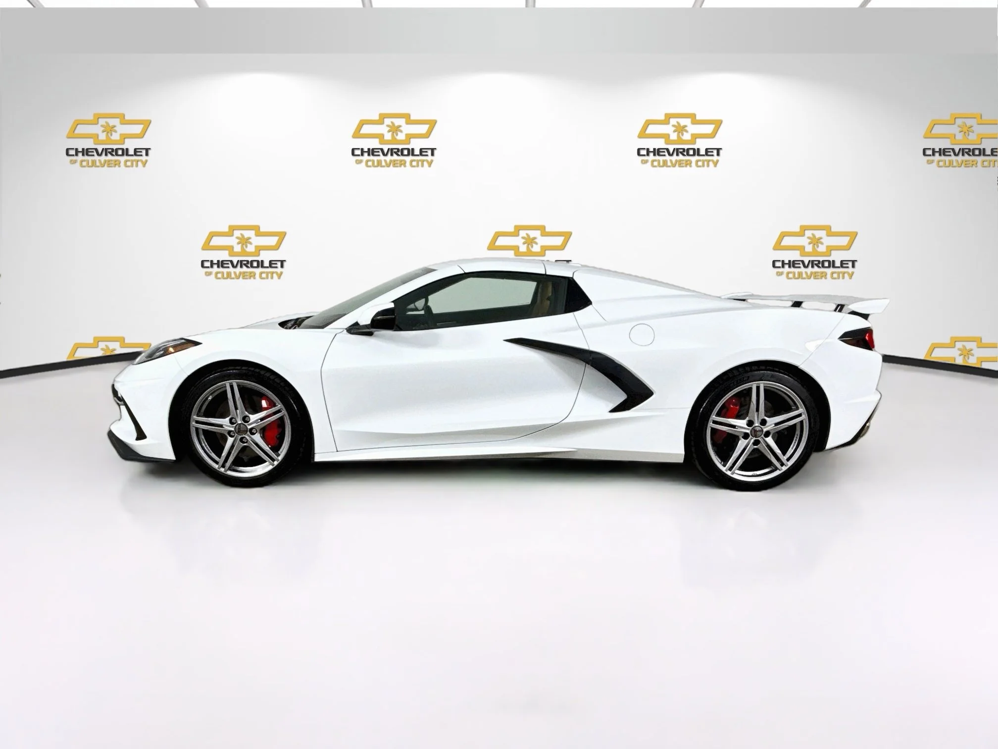 Used 2026 Arctic White Chevrolet 2LT image 5