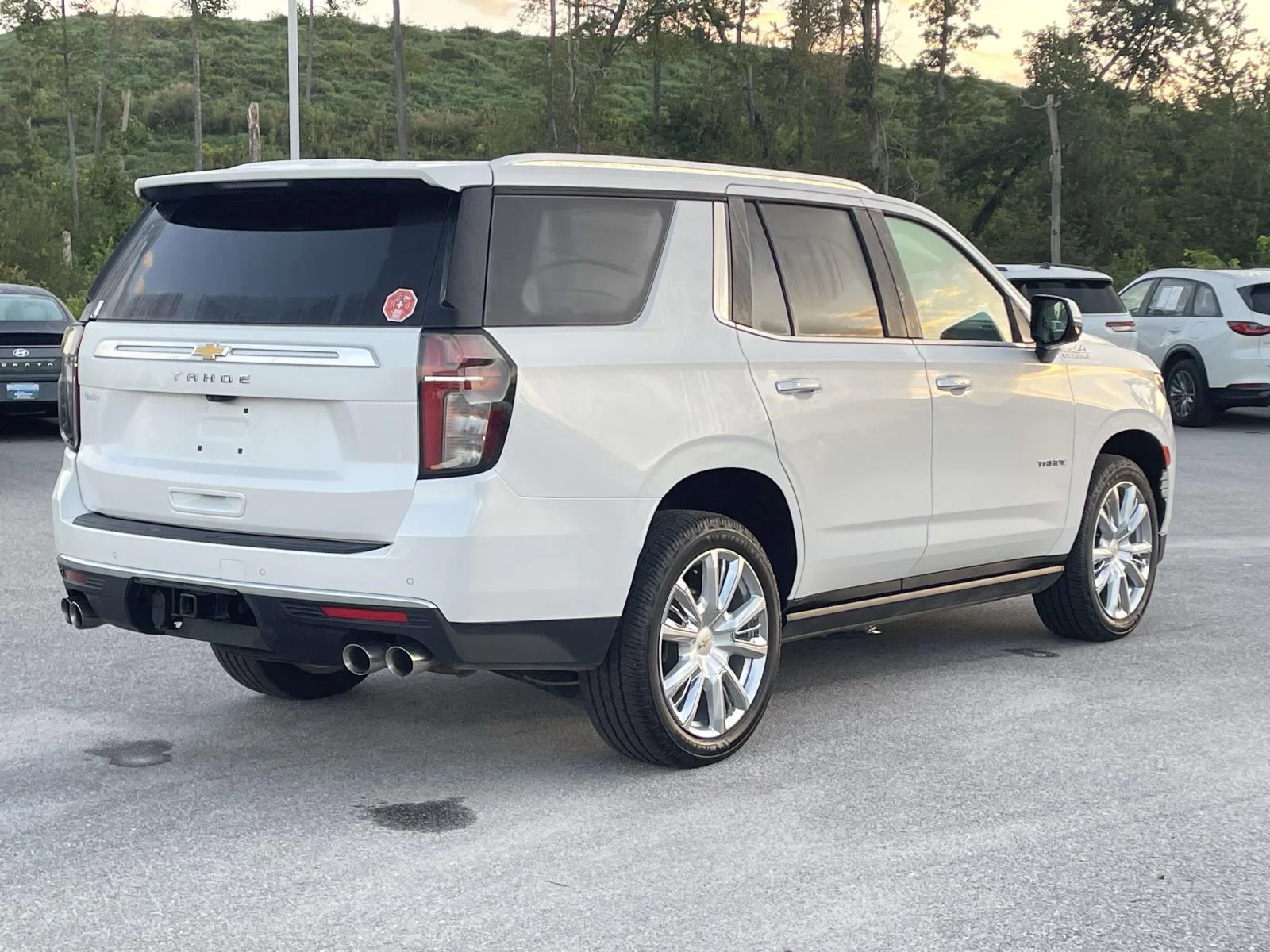 Used 2022 Iridescent Pearl Tricoat Chevrolet High Country image 26