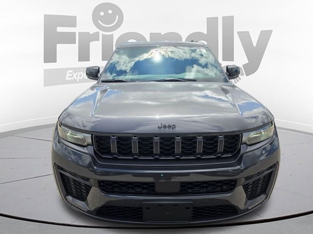 New 2026 Baltic Gray Metallic Clear-Coat Exterior Paint Jeep Laredo image 2