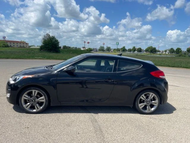 Used 2016 Black Hyundai Base image 5