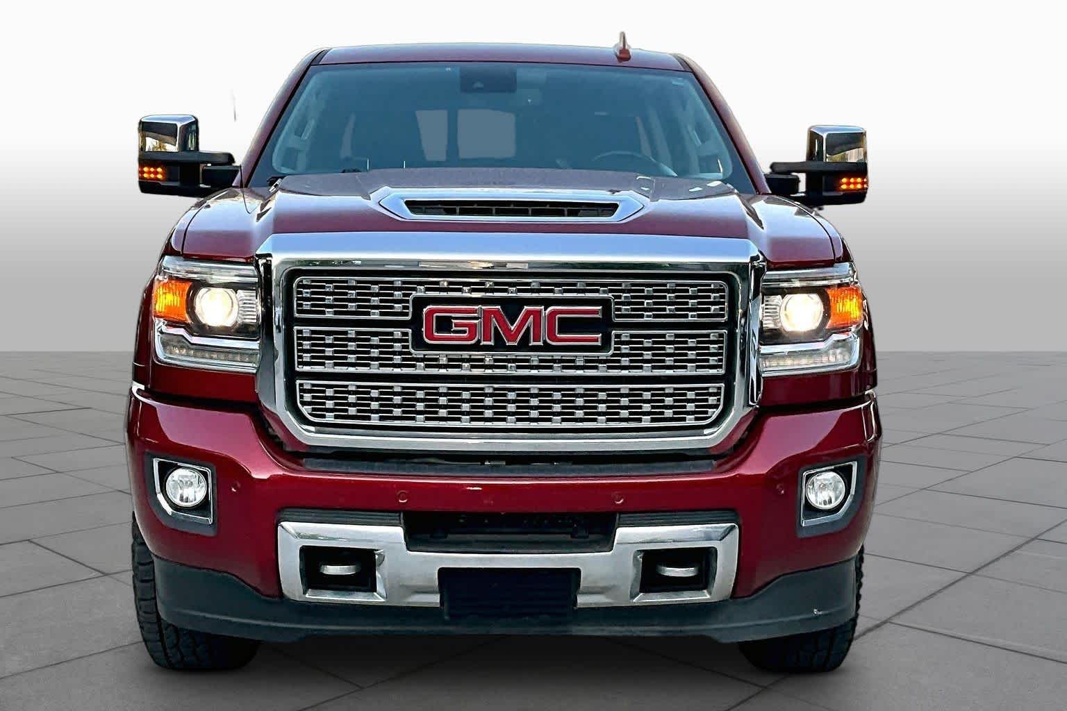 Used 2019 Red Quartz Tintcoat GMC Denali image 4