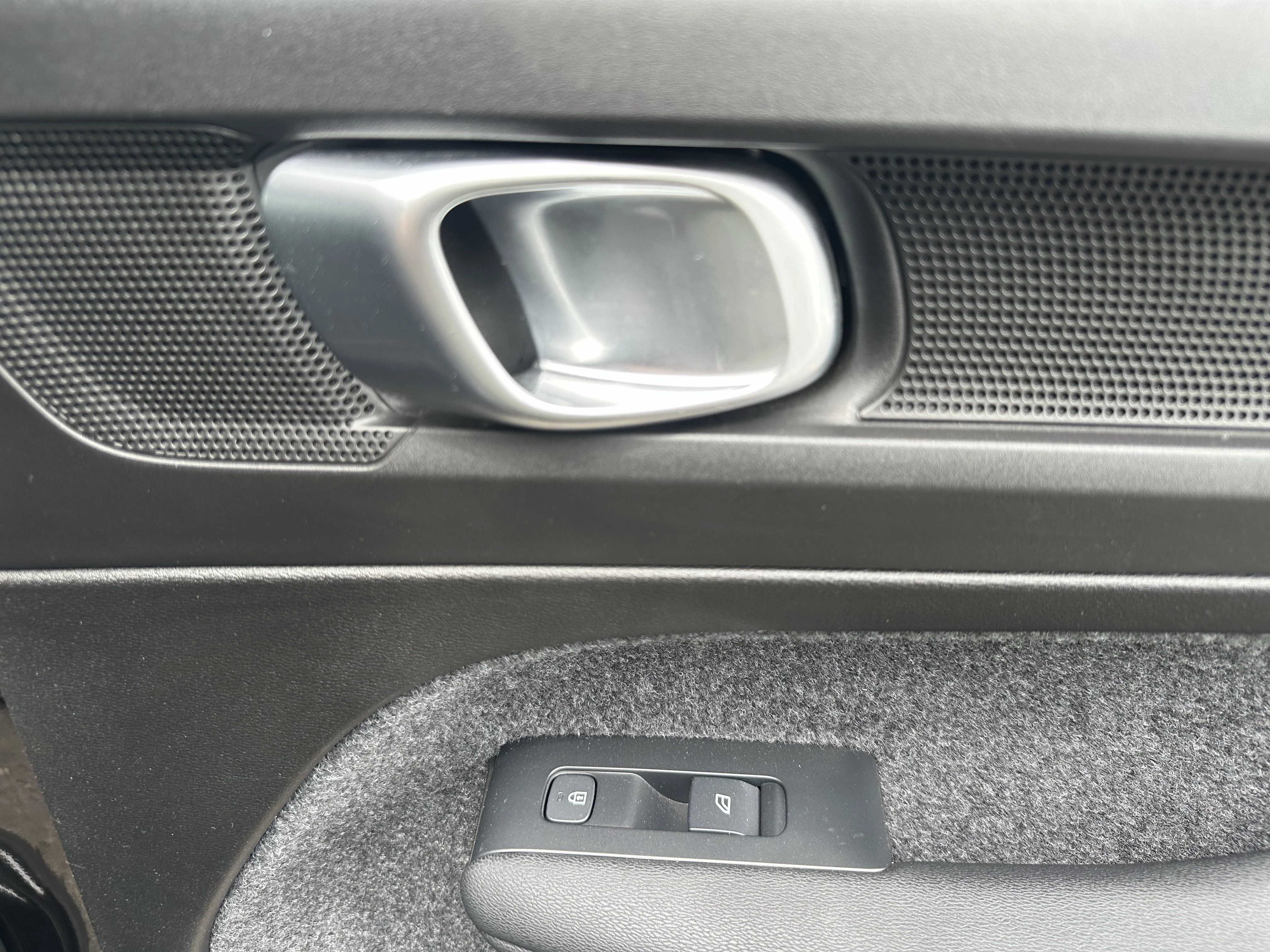 Certified Used 2025  Volvo Core Bright Theme image 20