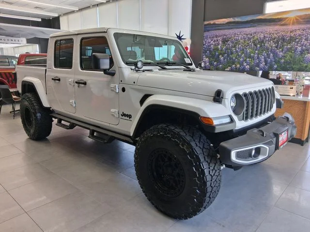 2026 Jeep Gladiator Sahara