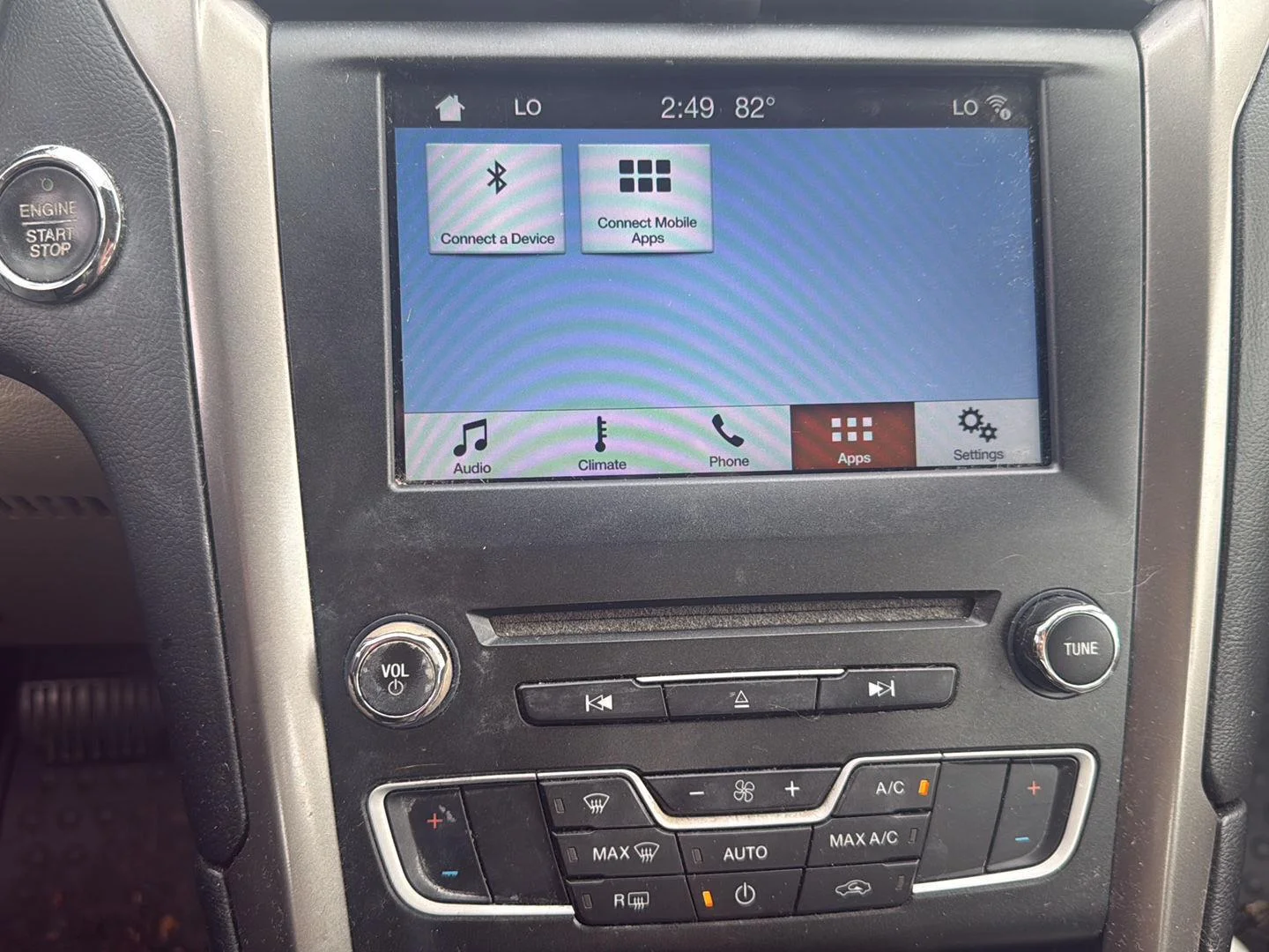 Used 2017 White Gold Ford SE image 11