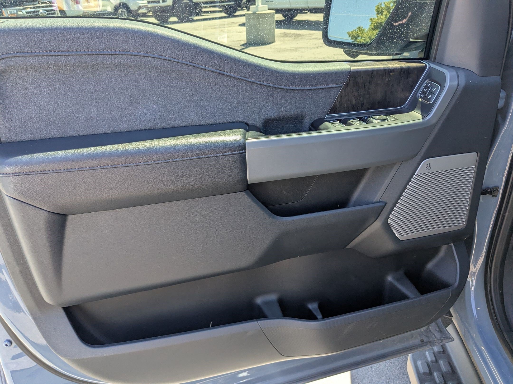 Used 2023 Azure Gray Metallic Ford LARIAT image 13