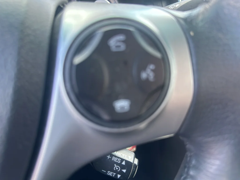 Used 2014 Classic Silver Metallic Toyota SE image 11