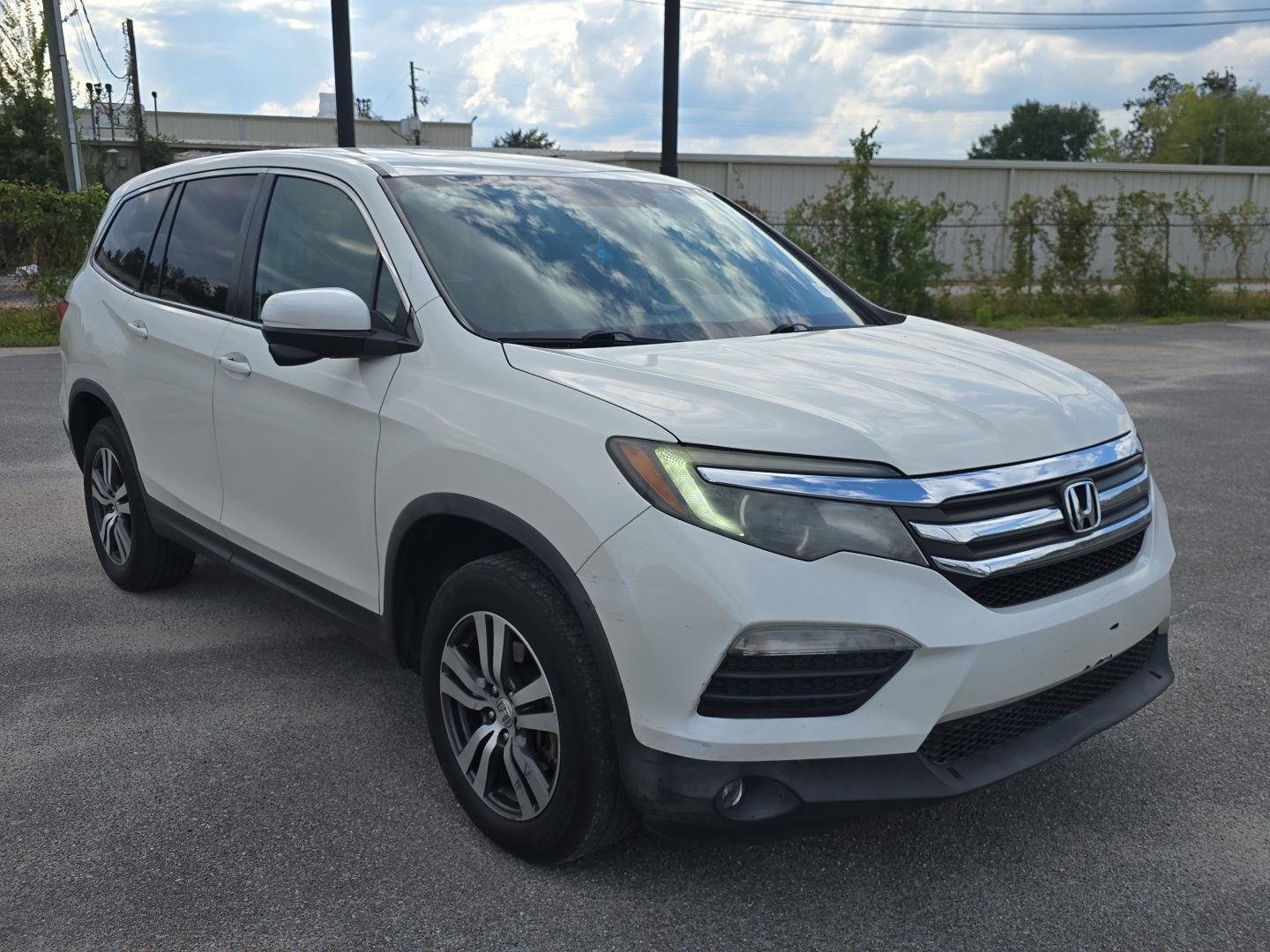Used 2017 White Diamond Pearl Honda EX-L image 1