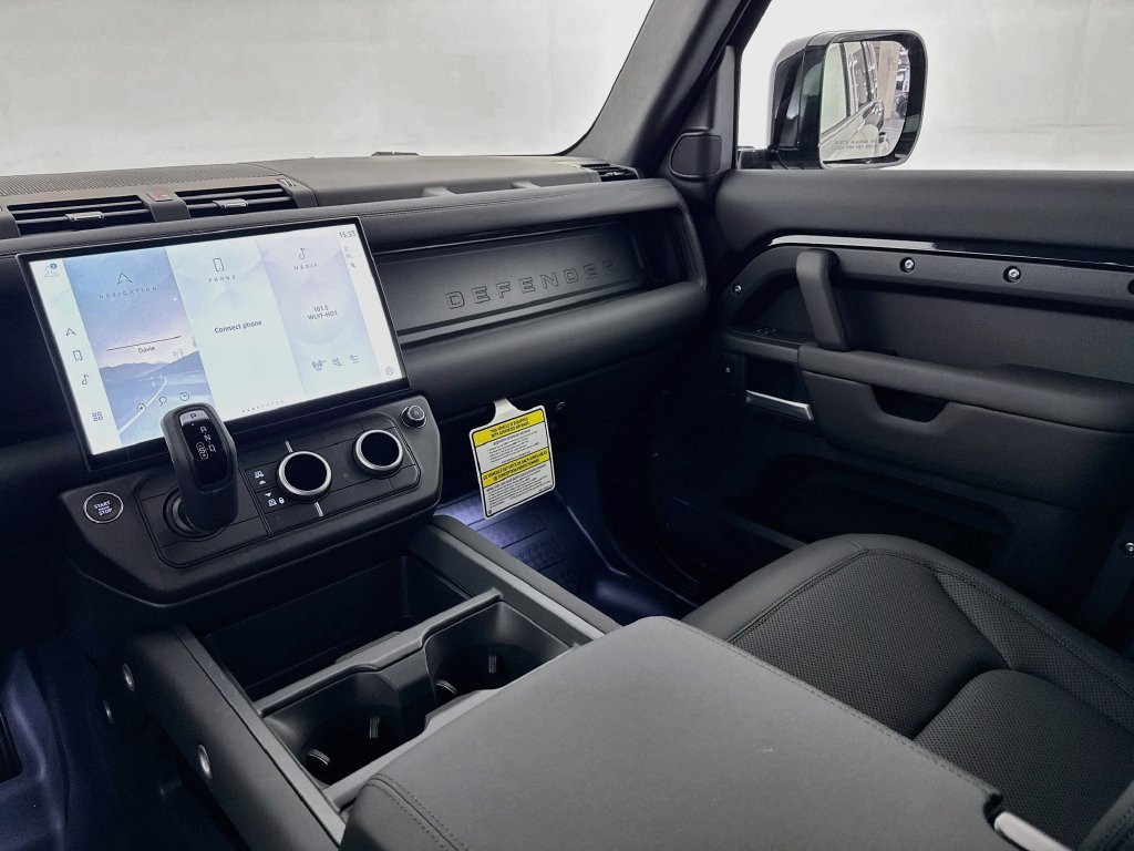 New 2026 Santorini Black Land Rover S image 24
