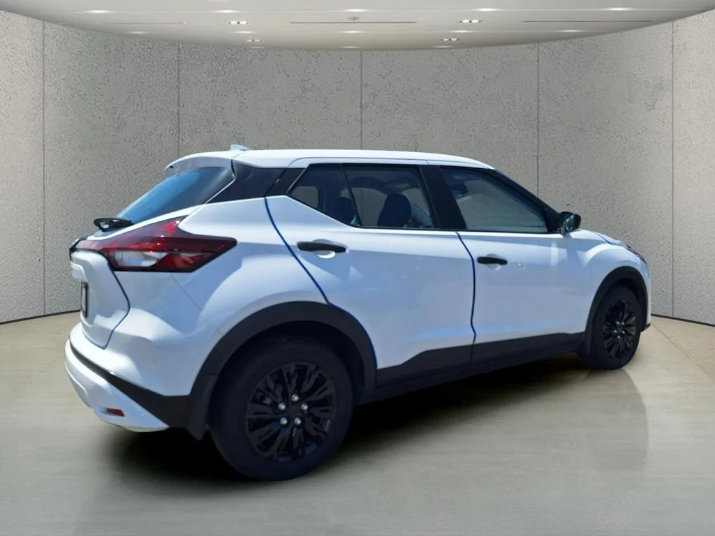 Used 2025 White Nissan S image 5