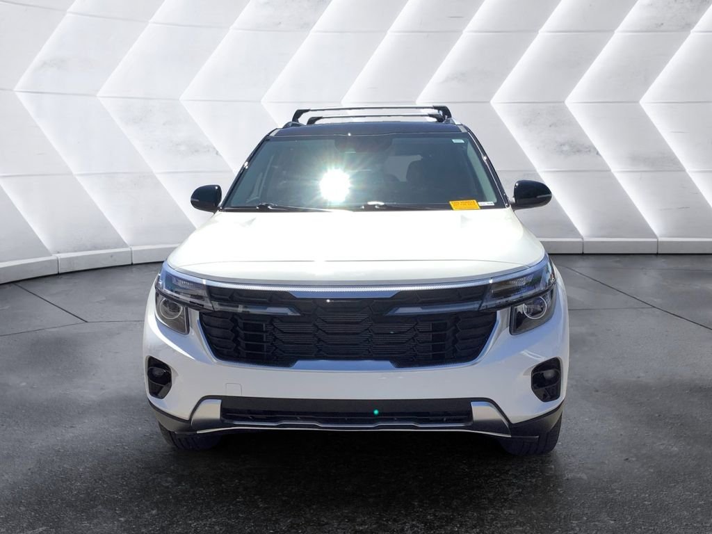 Used 2026 White Kia S image 2