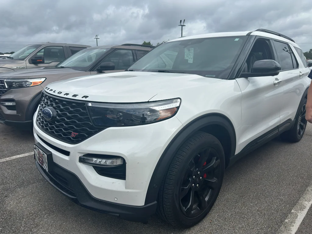 Used 2020 Star White Metallic Tri-Coat Ford ST image 1