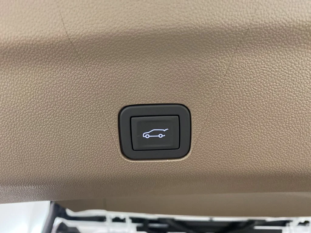 New 2027 Summit White GMC Denali image 9