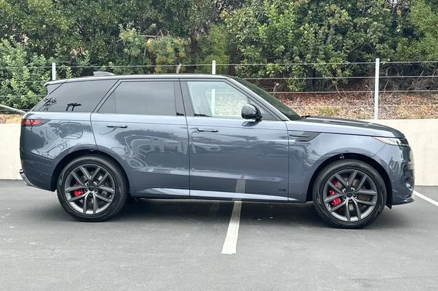 New 2026 Varesine Blue Land Rover Autobiography image 6