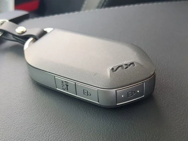 2025 Kia Sorento S - Photo 30