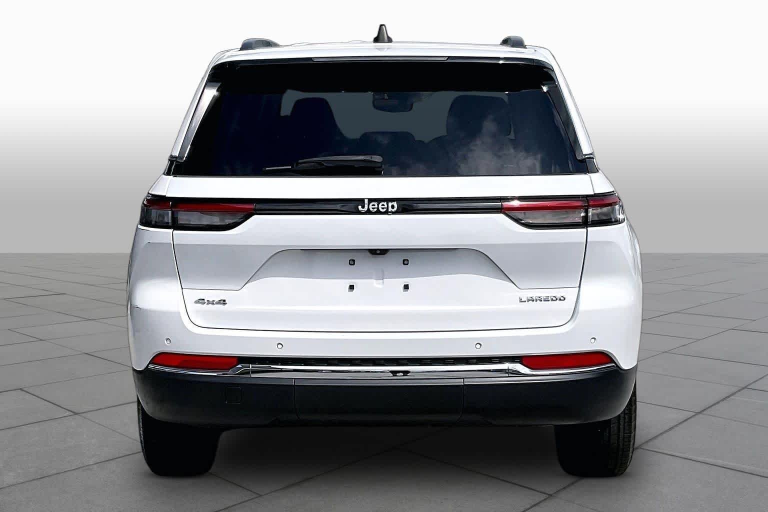 Certified Used 2023 Bright White Clearcoat Jeep Laredo image 5