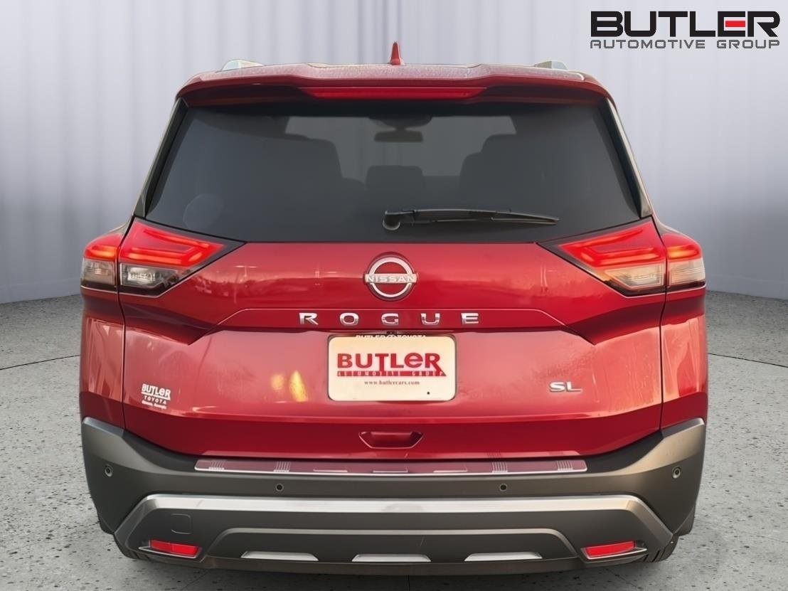 Used 2023 Scarlet Ember Tintcoat Nissan SL image 5