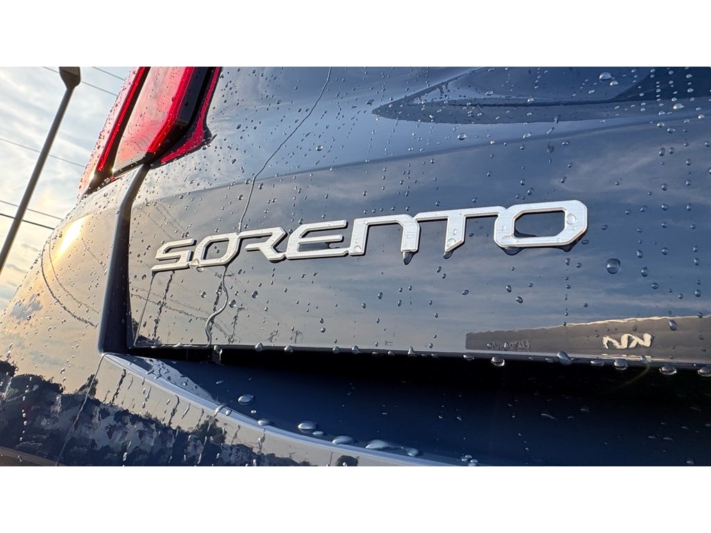 2026 Kia Sorento S photo 4