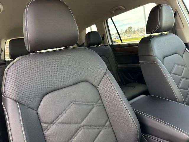 New 2026 Opal White Pearl Volkswagen 2.0T SE image 18