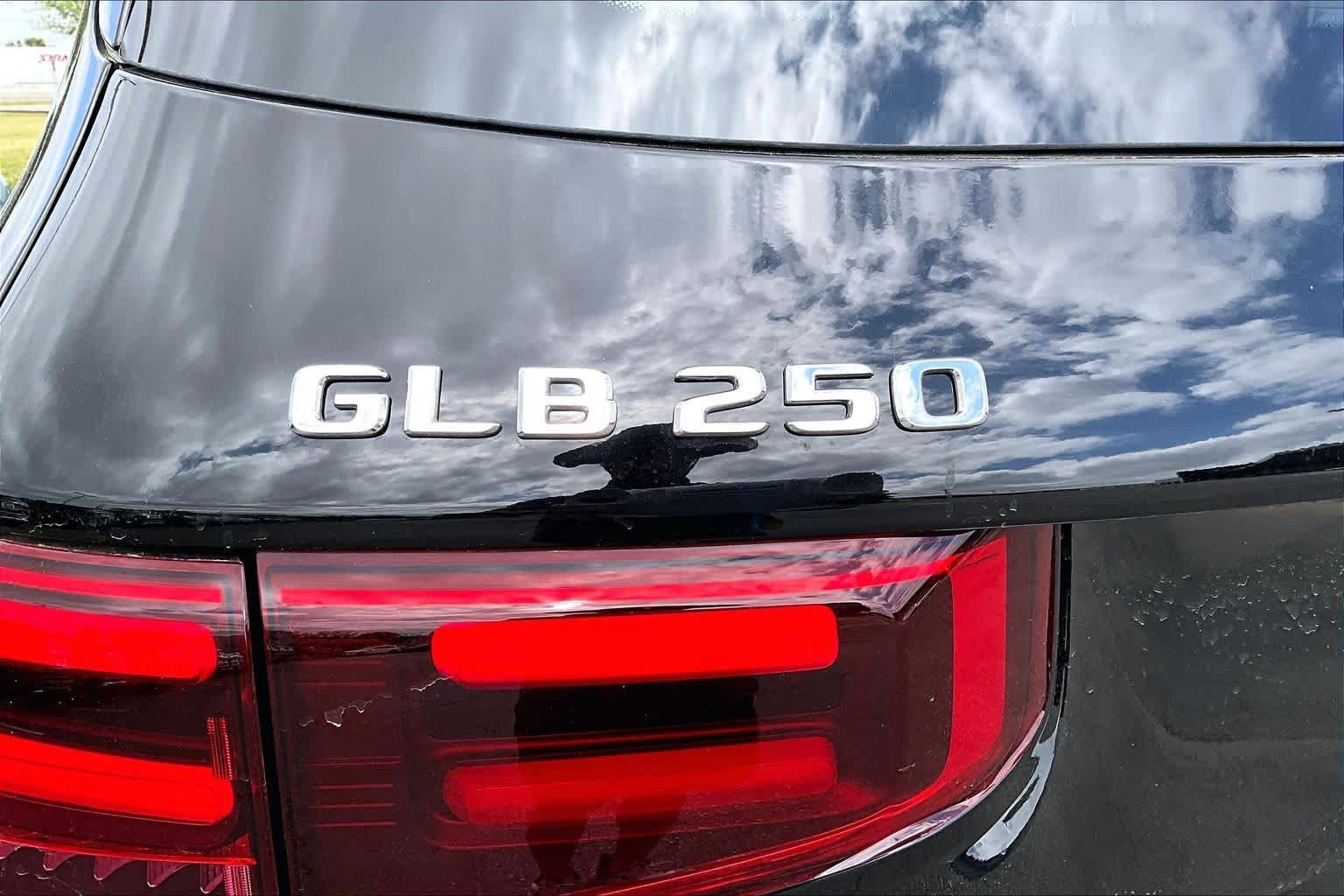 New 2026 Night Black Mercedes-Benz GLB 250 image 7